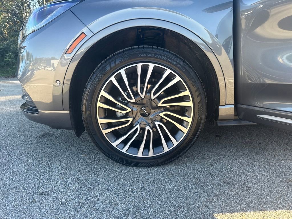 Used 2022 Lincoln Corsair Reserve w/ Sport Package image 28