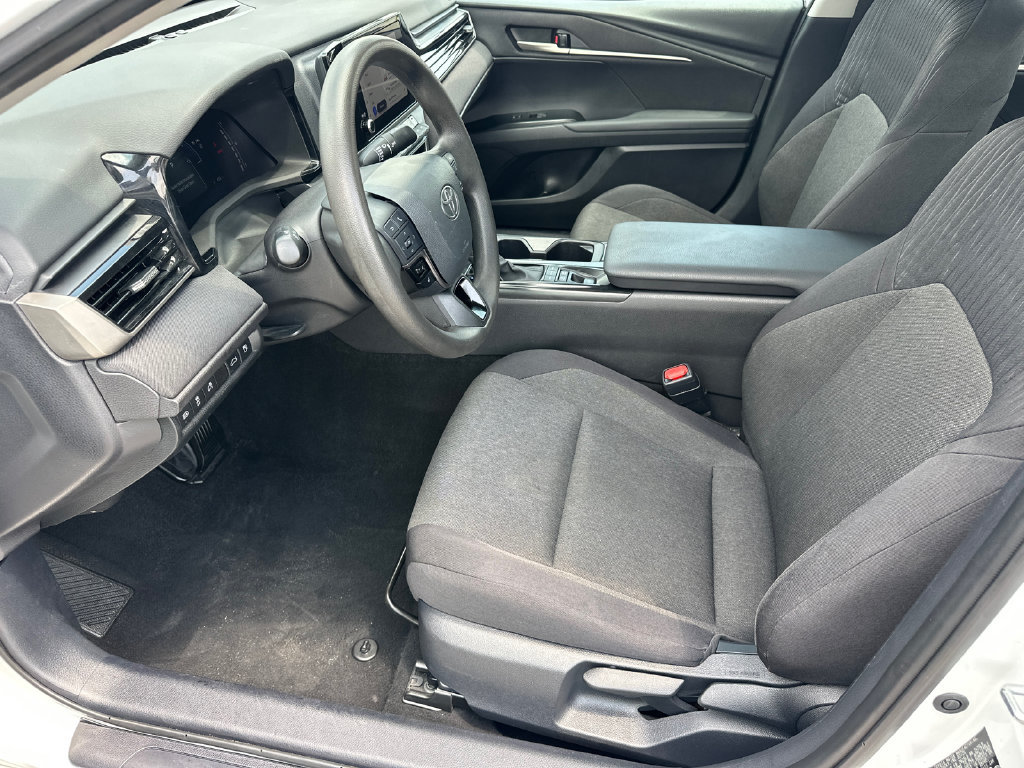 Used 2025 Toyota Camry LE FWD image 9