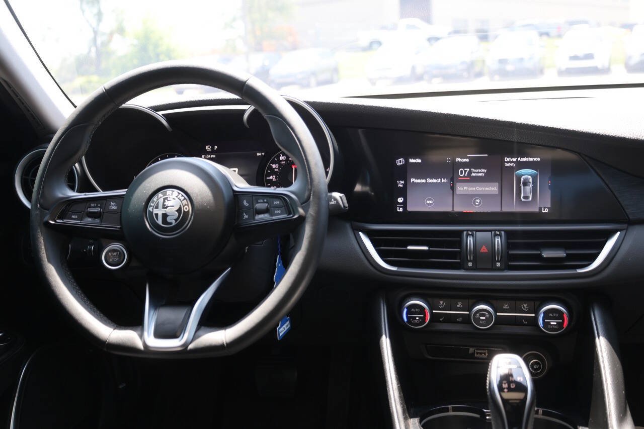 Used 2020 Alfa Romeo Giulia AWD w/ Cold Weather Package image 22