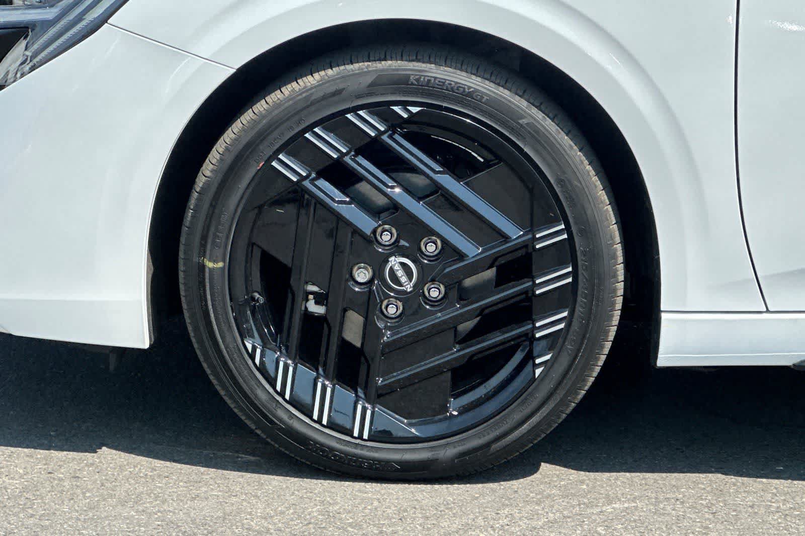 New 2027 Nissan Sentra SR FWD image 31