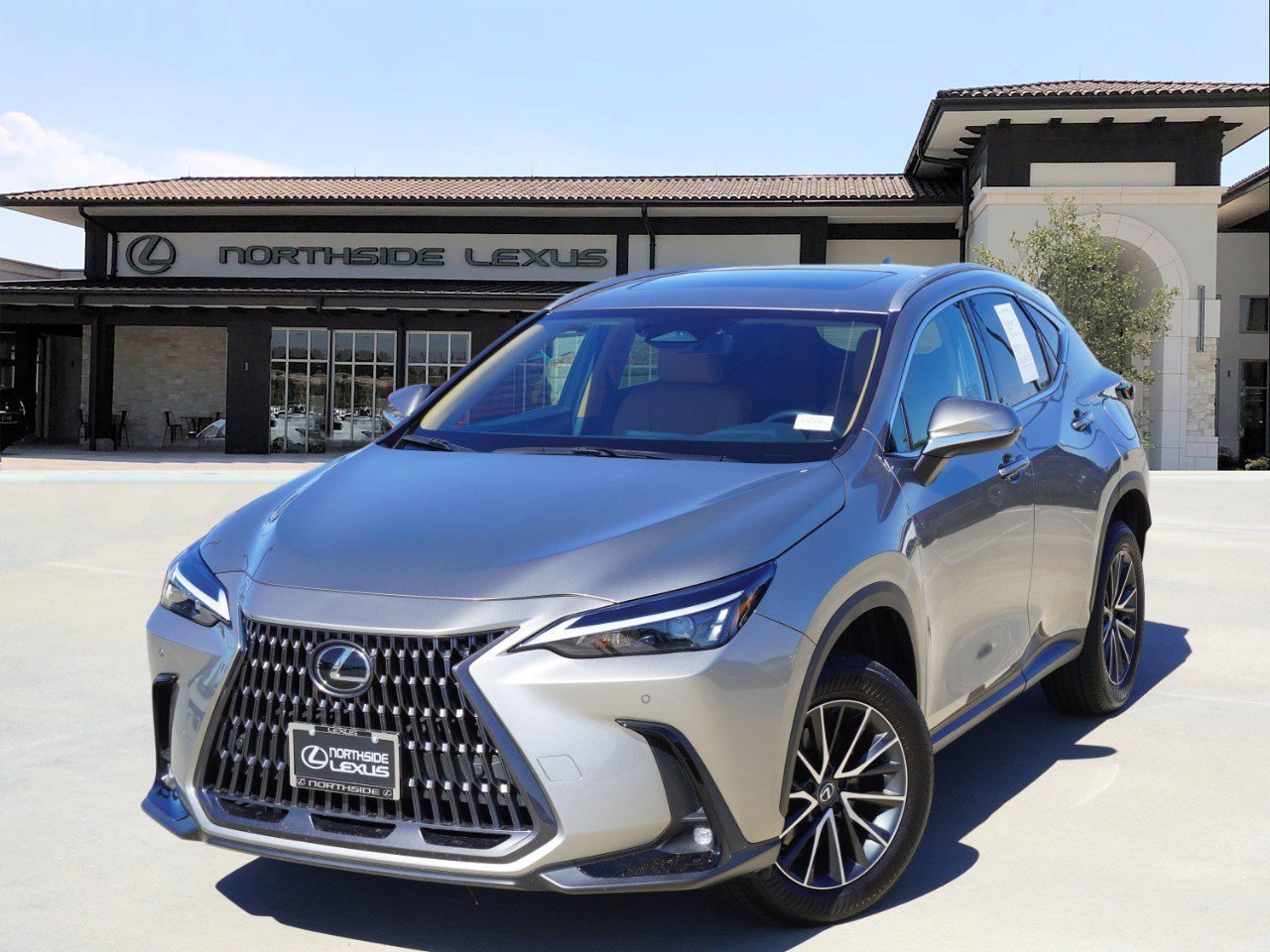 Used 2025 Lexus NX 250 FWD w/ Towing Package (2000 Lbs) image 1
