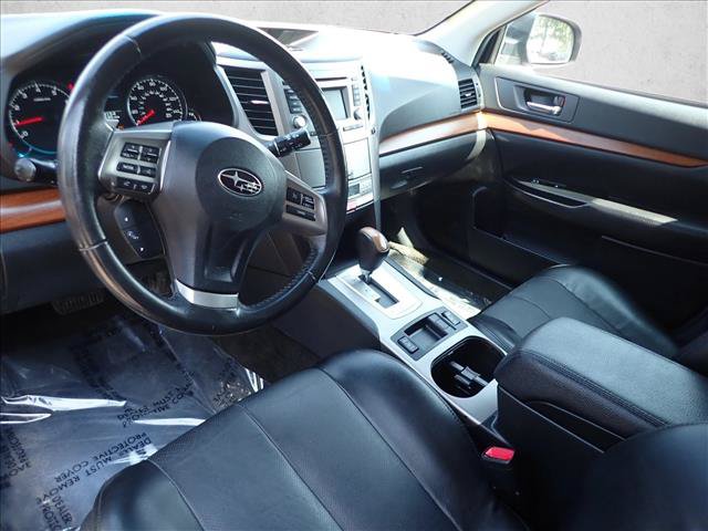 Used 2013 Subaru Outback 2.5i Limited w/ Moonroof Pkg AWD/4WD image 10