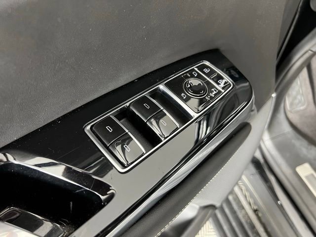 Used 2025 Cadillac Escalade ESV Sport Platinum AWD/4WD image 16