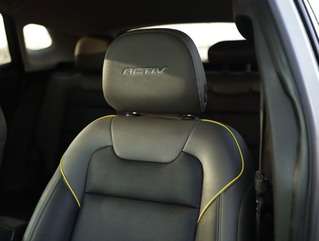 Used 2024 Chevrolet Trax ACTIV w/ Sunroof Package image 23