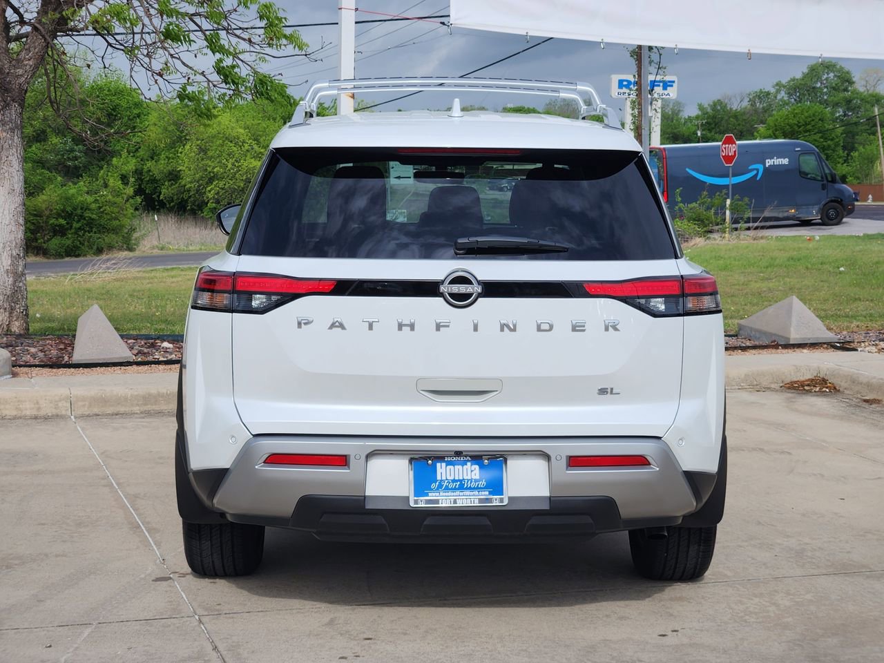 Used 2025 Nissan Pathfinder SL image 6