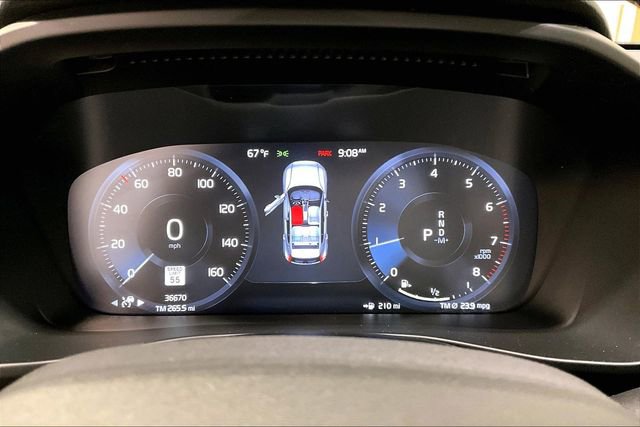 Used 2020 Volvo XC40 T5 R-Design w/ Protection Package image 13