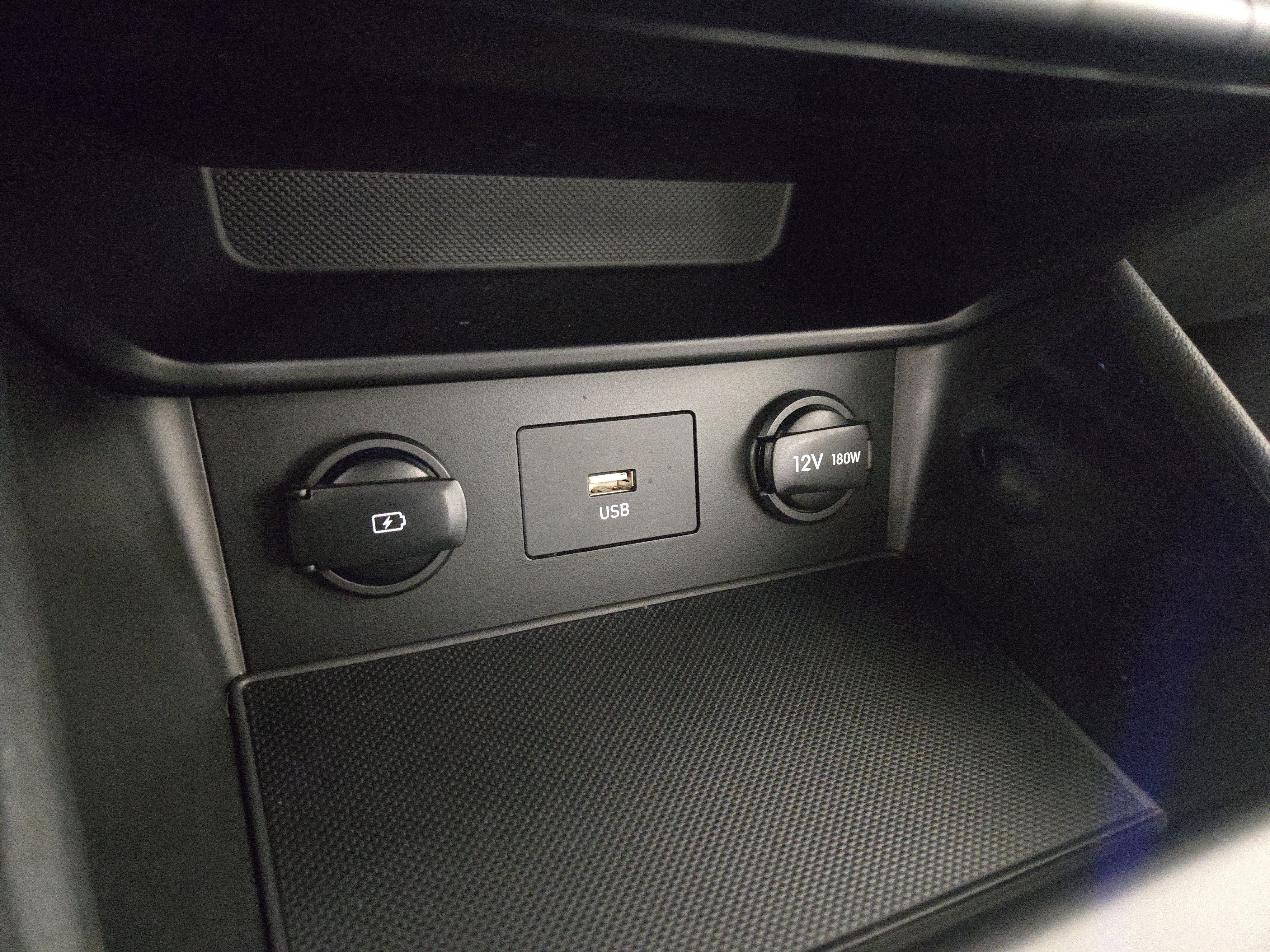 Used 2023 Hyundai Kona SE w/ Cargo Package image 24