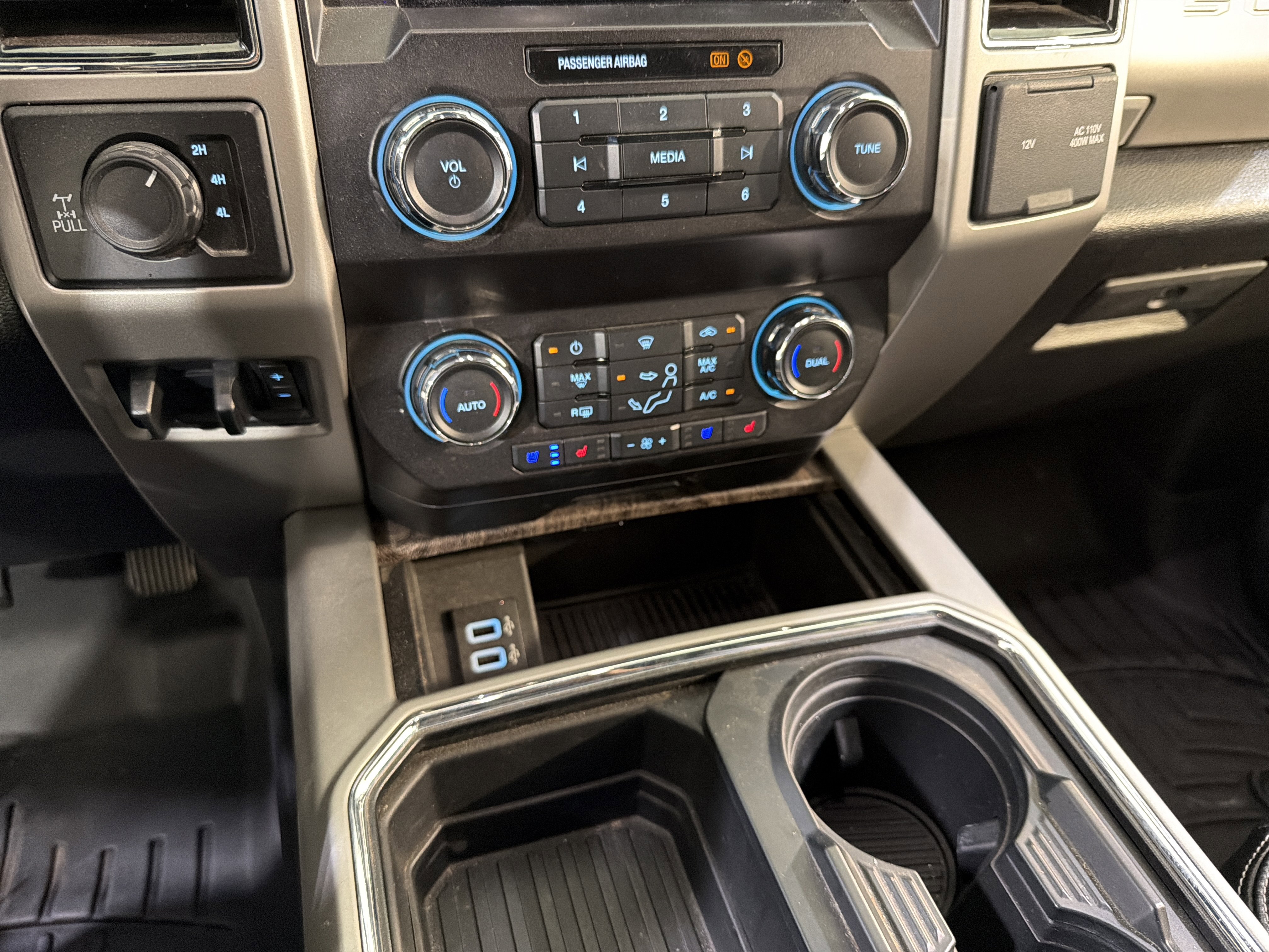 Used 2019 Ford F250 Lariat w/ Chrome Package AWD/4WD image 19