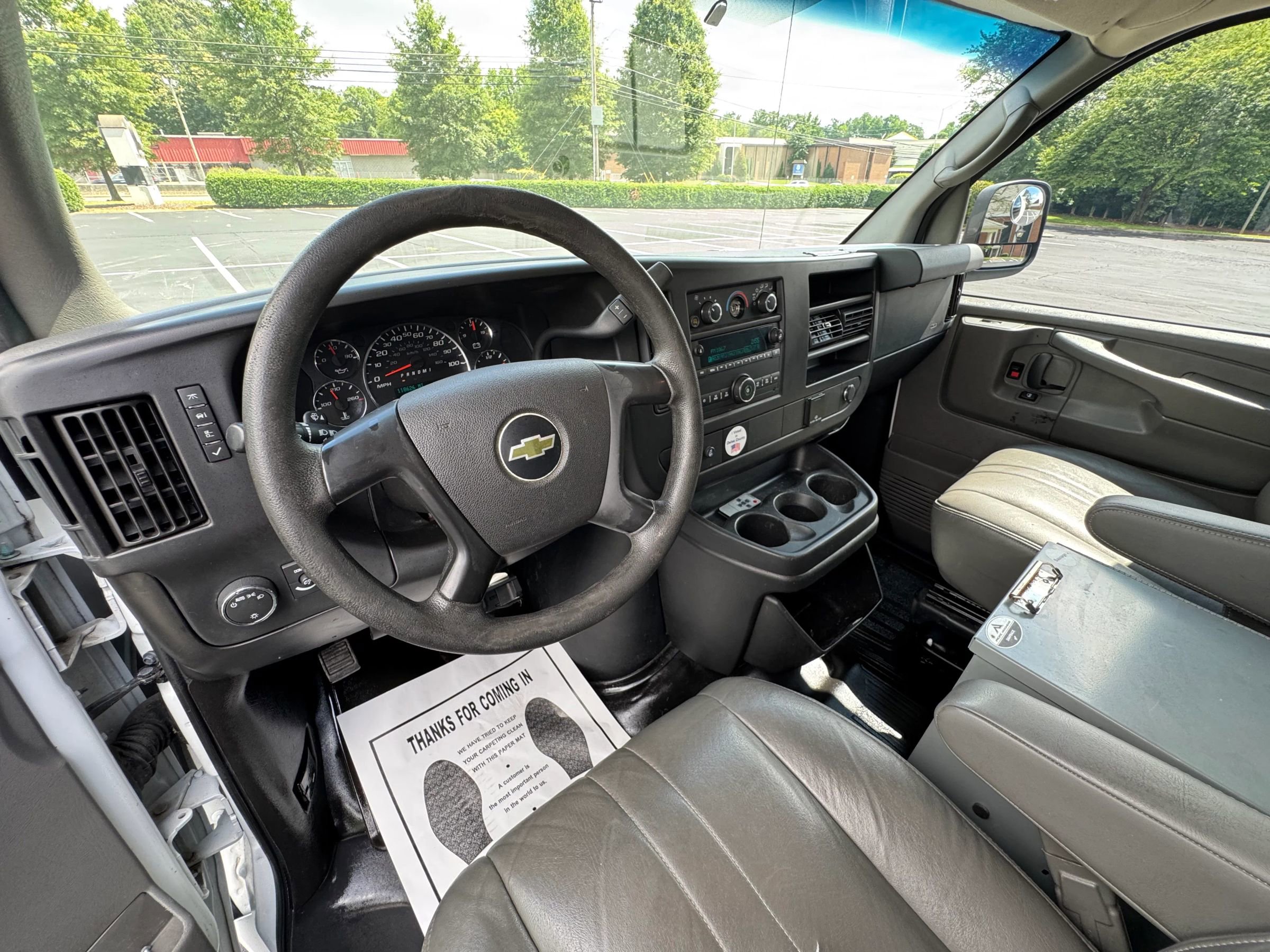 Used 2015 Chevrolet Express 3500 Extended image 14