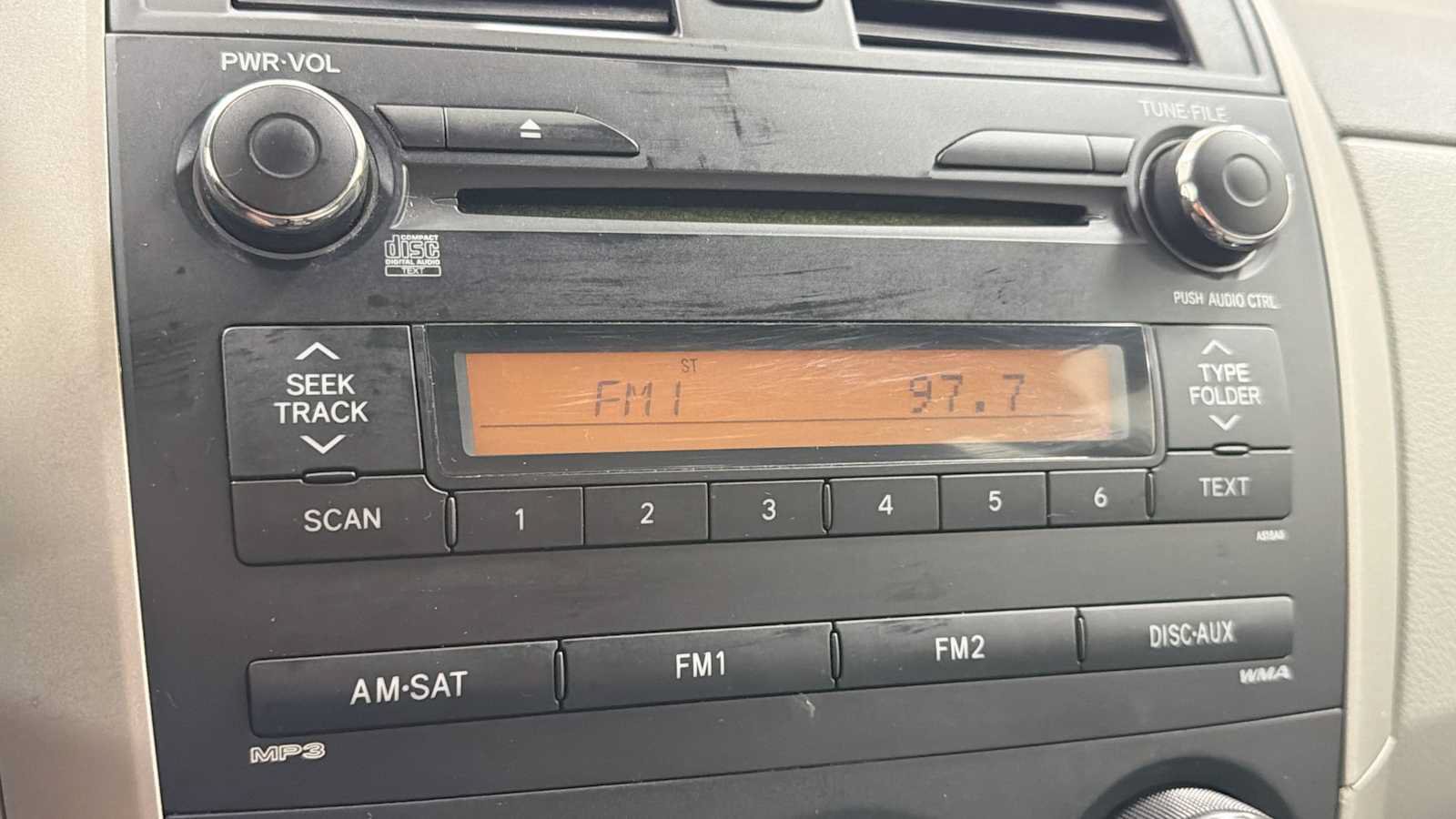 Used 2010 Toyota Corolla LE FWD image 18