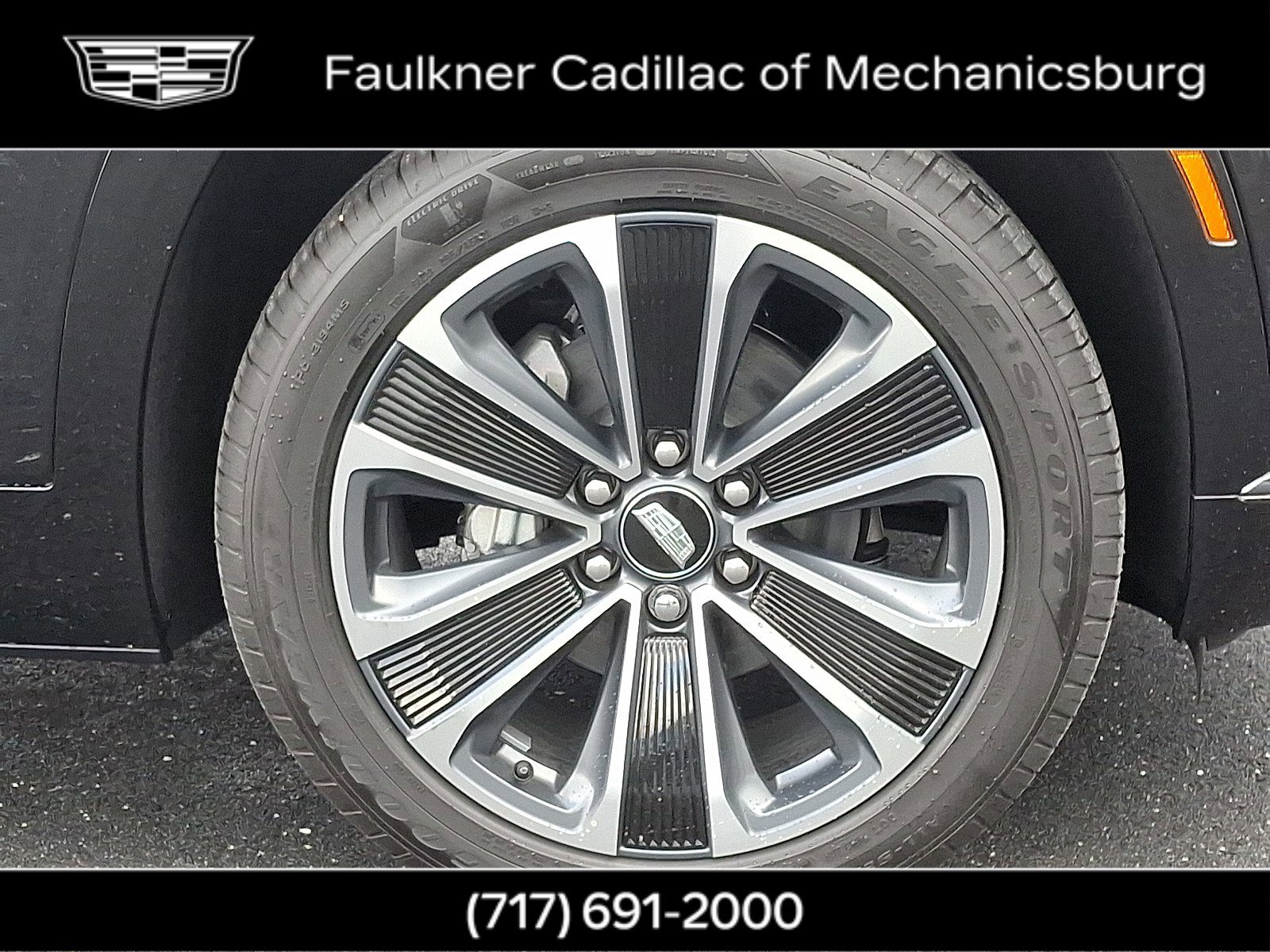 New 2026 Cadillac Vistiq Sport w/ LPO, Floor Liner Package image 9