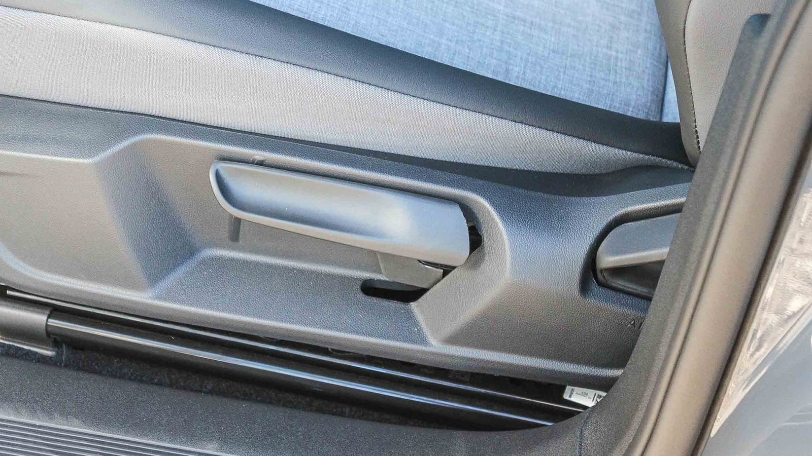New 2025 Volkswagen ID.4 Pro AWD/4WD image 21