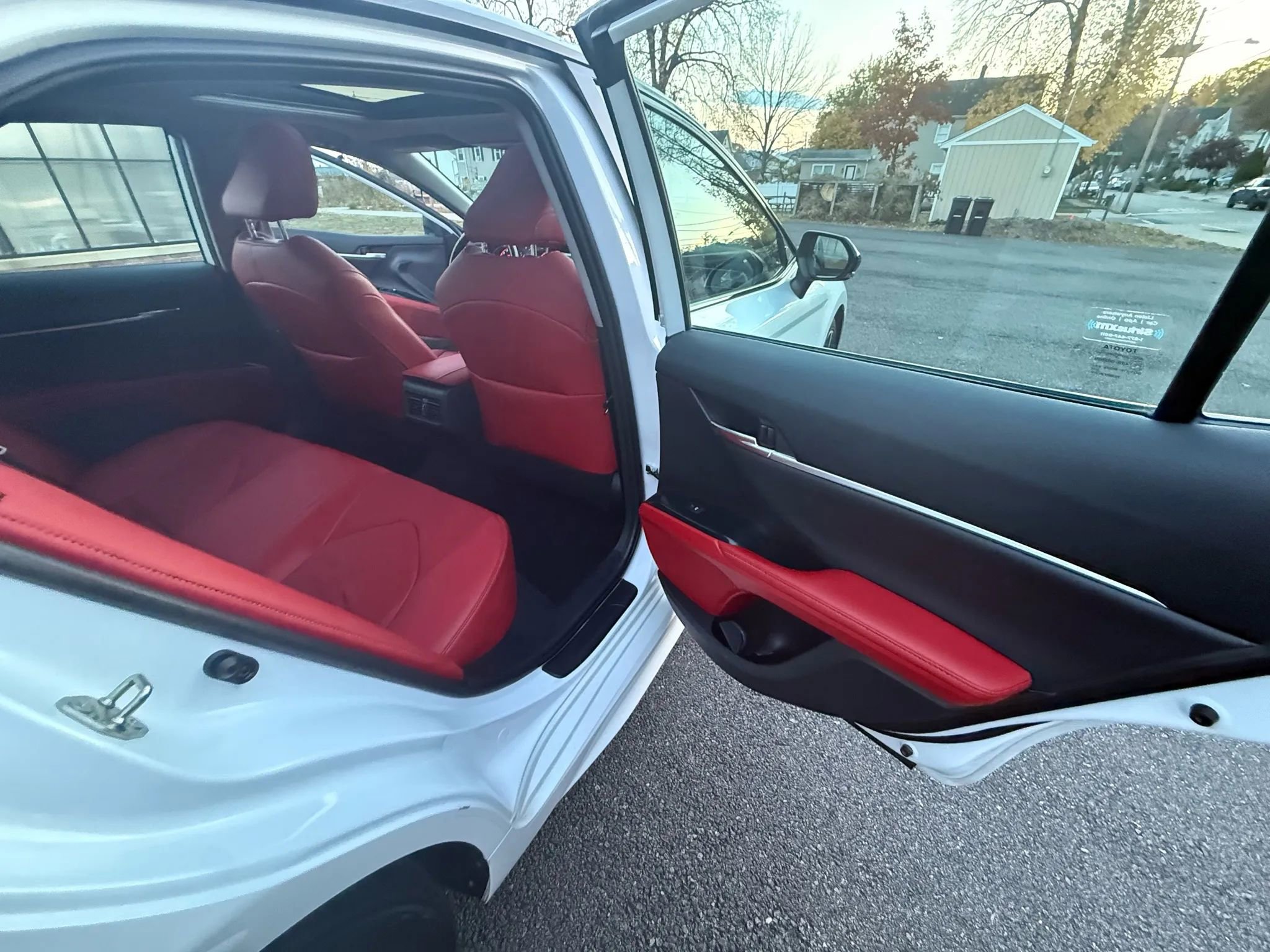 Used 2020 Toyota Camry XSE image 31