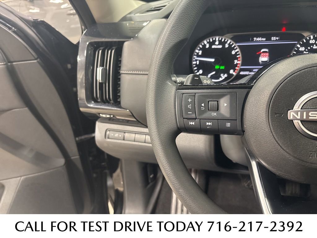 Used 2022 Nissan Pathfinder S image 21