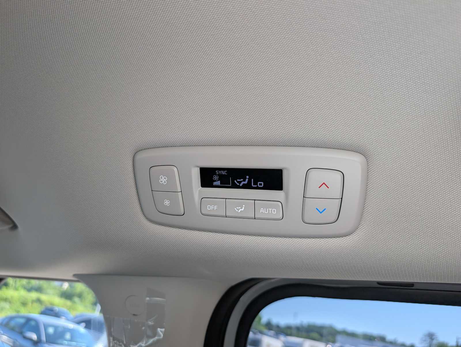 New 2027 Kia Carnival FWD image 16