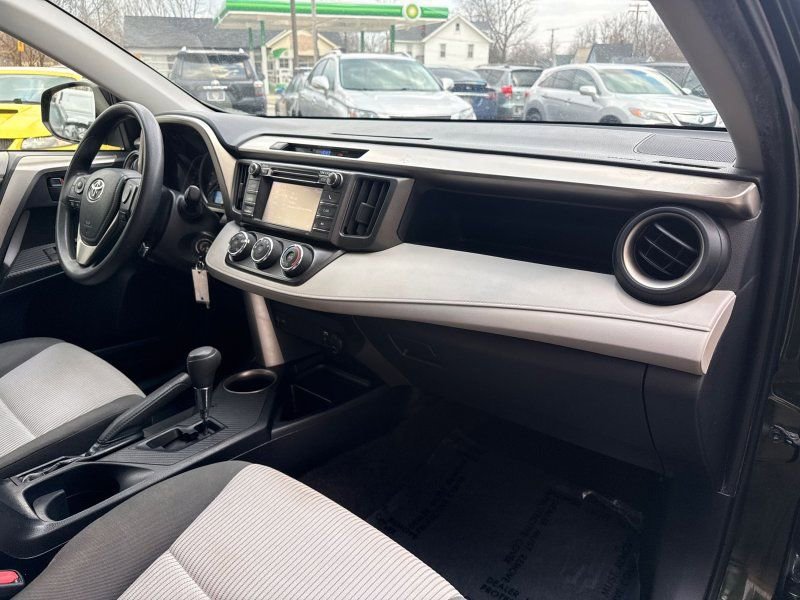 Used 2013 Toyota RAV4 LE image 13