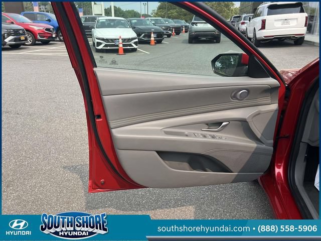 Certified 2022 Hyundai Elantra SEL w/ Convenience Package FWD image 15