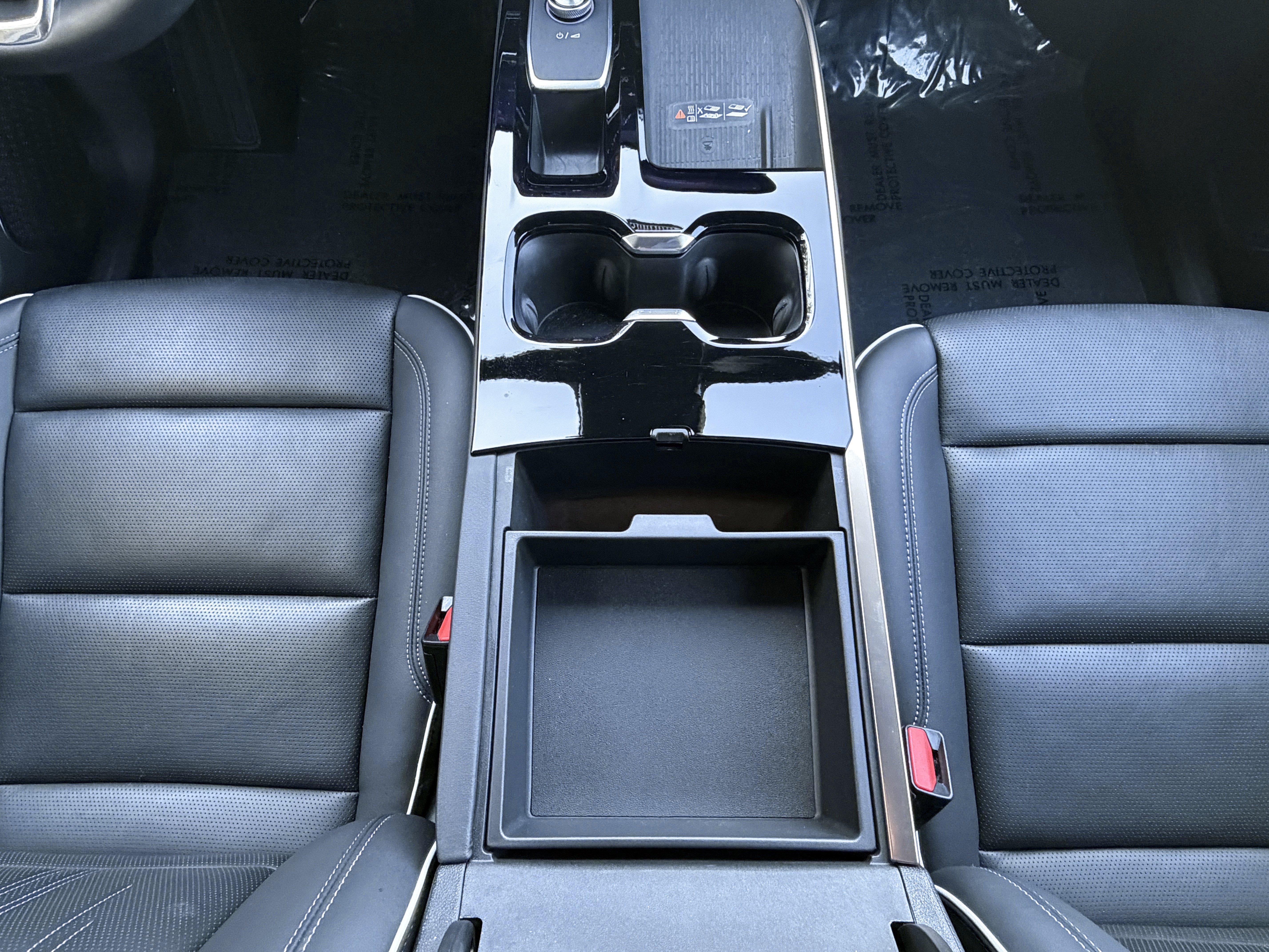 Used 2025 Buick Enclave Avenir FWD image 25