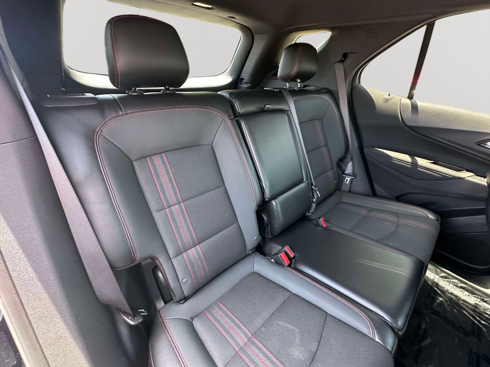 Used 2023 Chevrolet Equinox RS w/ LPO, Floor Liner Package FWD image 28