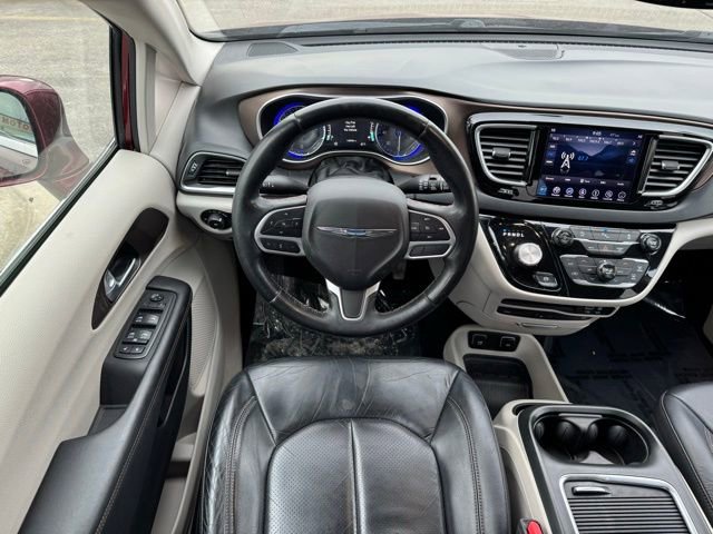 Used 2018 Chrysler Pacifica Touring-L Plus image 5