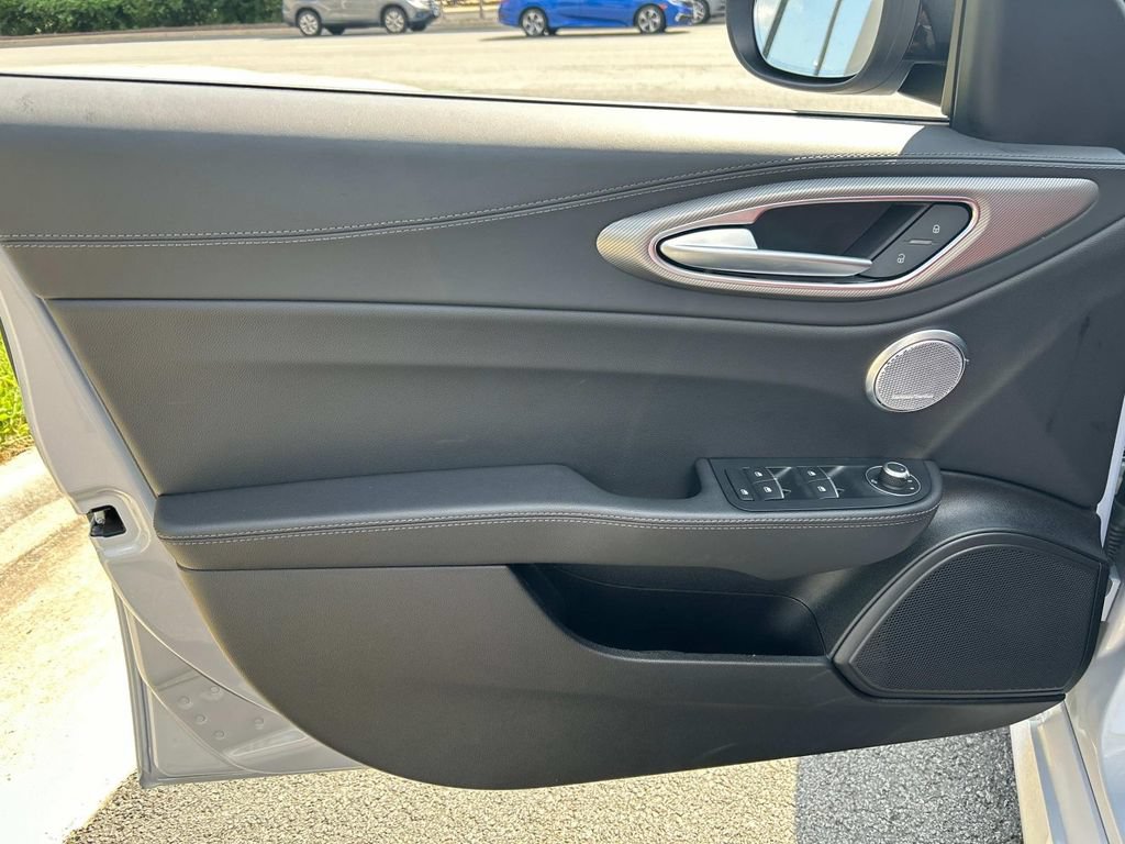 New 2025 Alfa Romeo Giulia AWD image 21