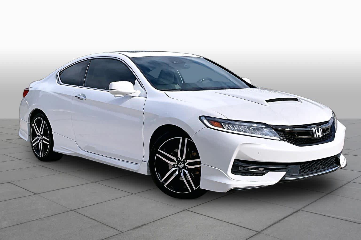 Used 2016 Honda Accord Touring image 3