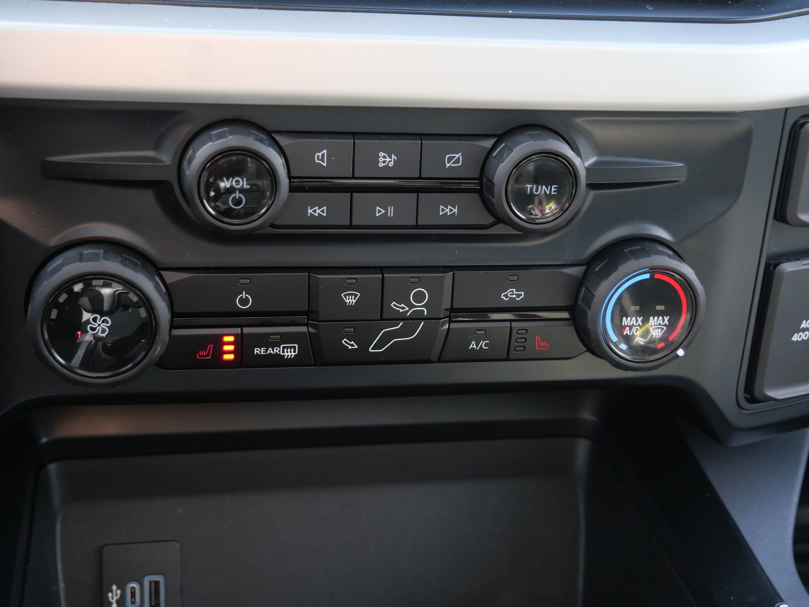 Used 2023 Ford F350 XLT w/ Black Appearance Package image 27