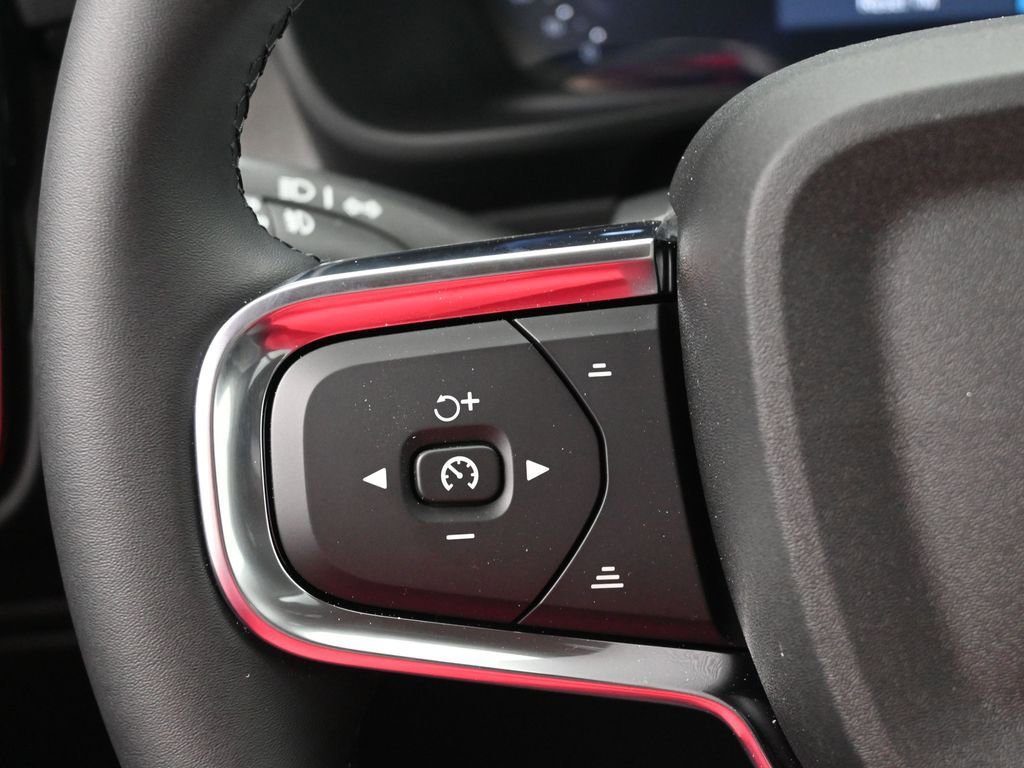 New 2026 Volvo XC40 B5 Ultra w/ Protection Package Premier image 11