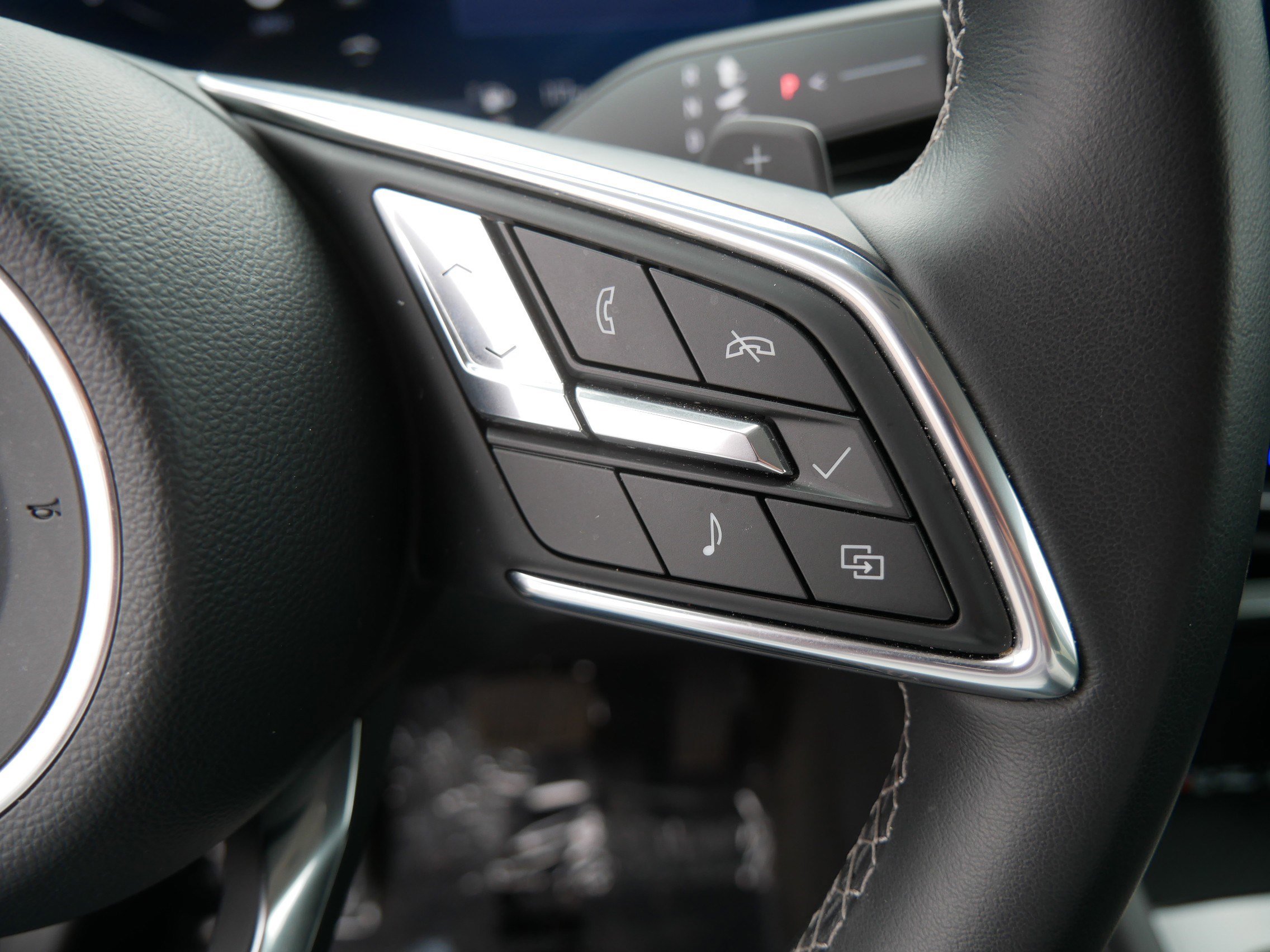 Used 2025 Buick Envision Preferred image 30