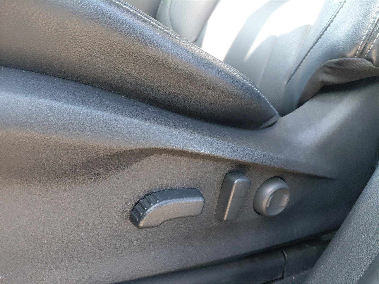 Used 2022 Subaru Ascent Limited image 27