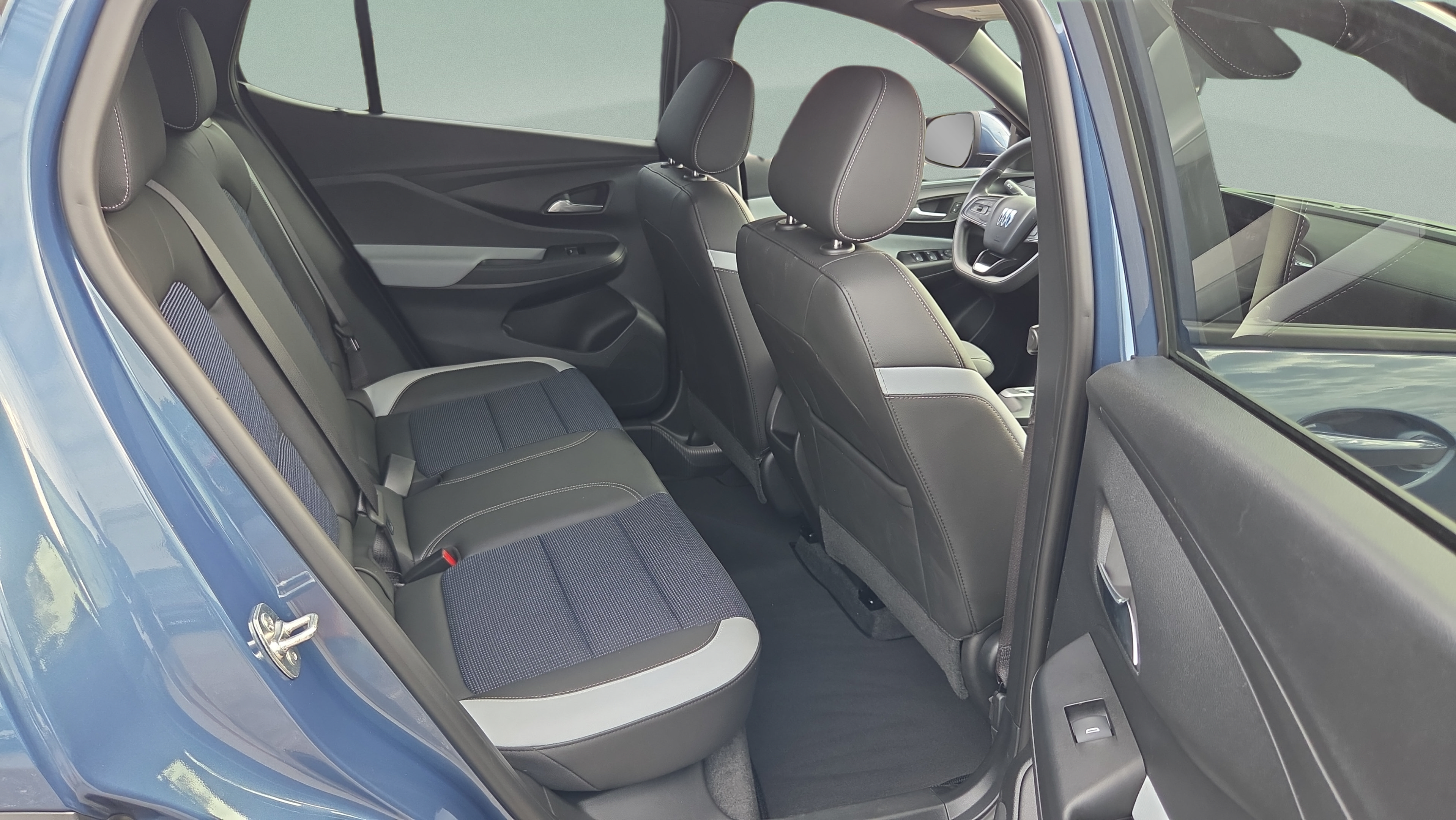 Certified 2025 Buick Envista Preferred FWD image 14