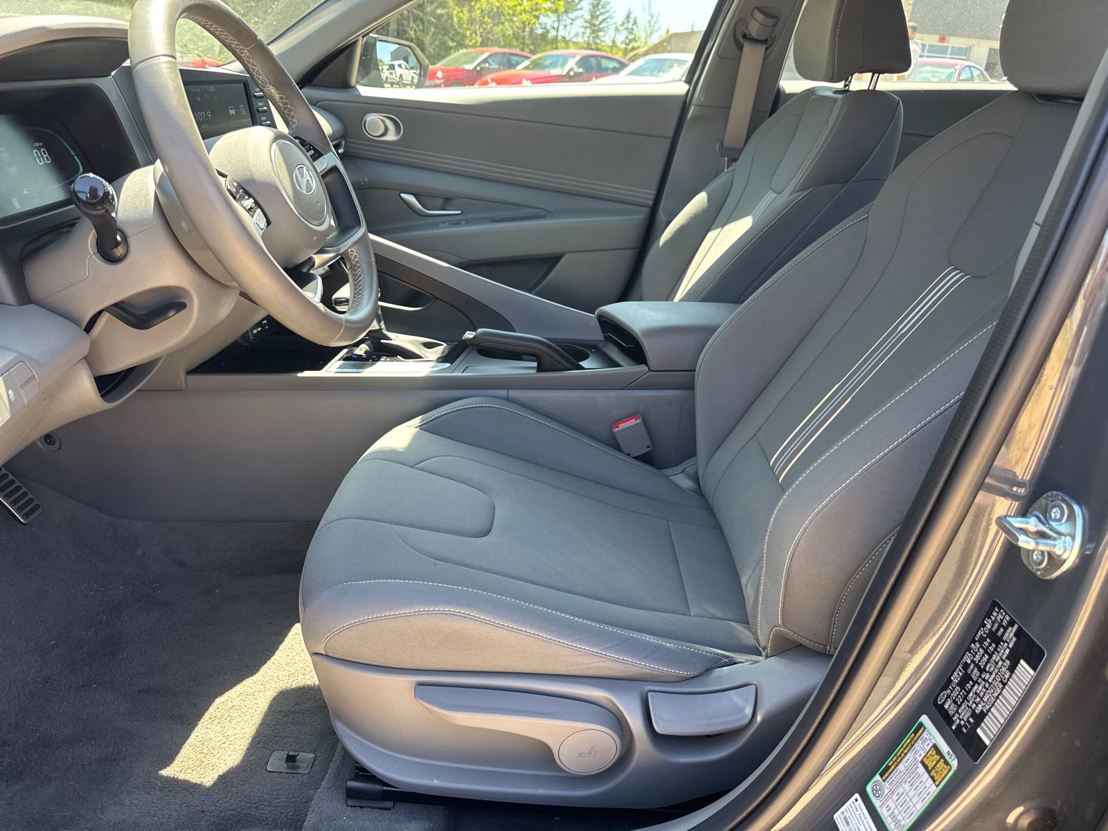 Certified 2025 Hyundai Elantra Sport FWD image 9
