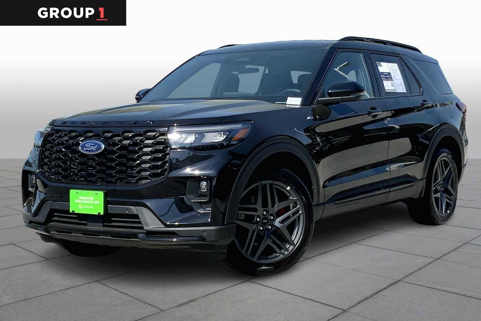 Used 2025 Ford Explorer ST-Line w/ ST-Line Street Pack image 1