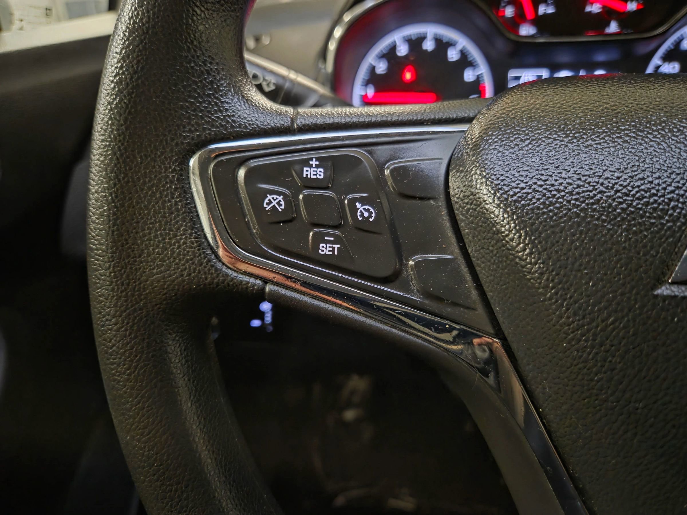 Used 2019 Chevrolet Cruze LT w/ Convenience Package FWD image 21