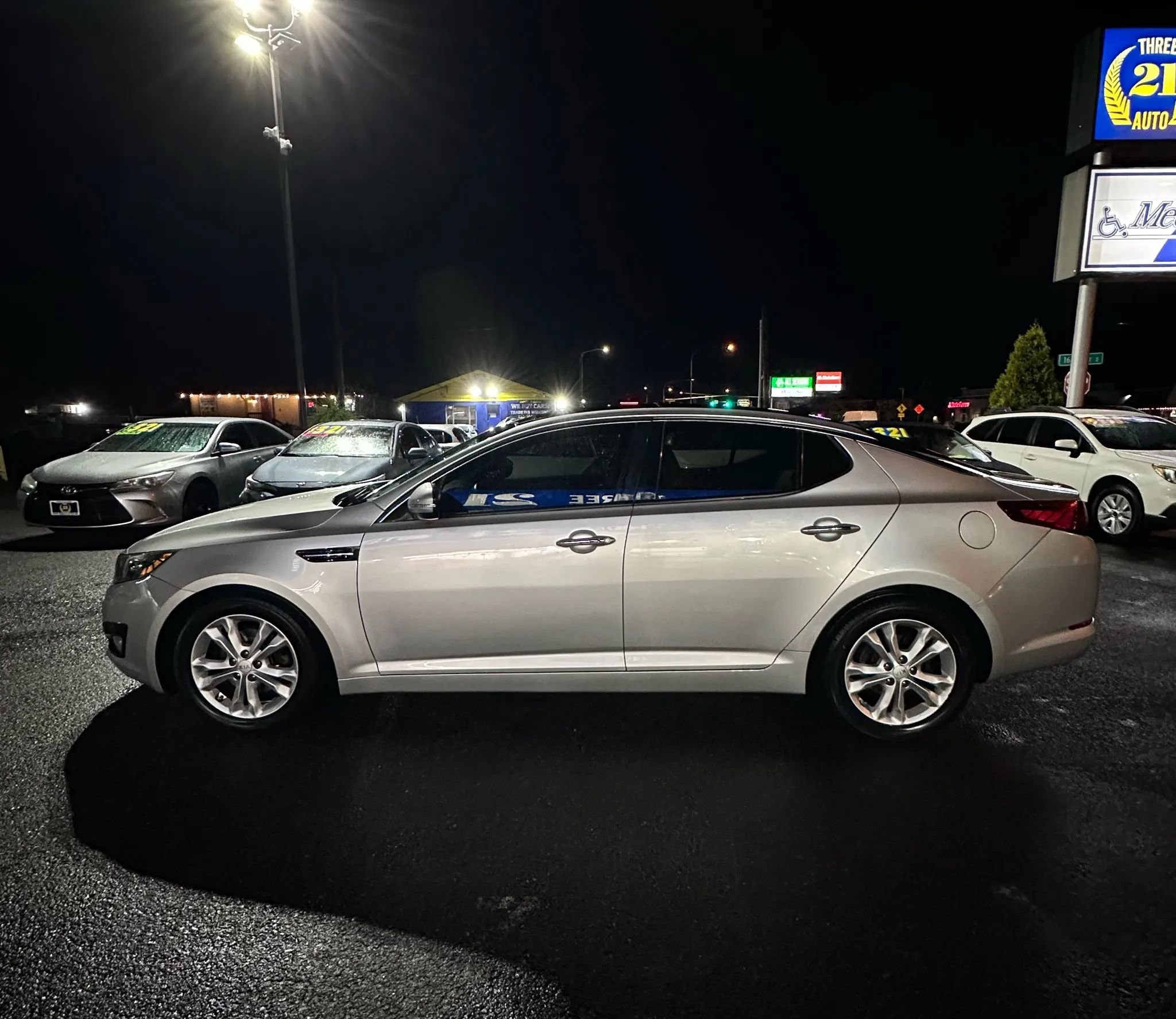 Used 2013 Kia Optima EX w/ Premium Pkg image 3