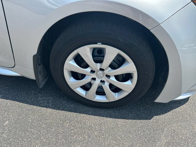 Used 2025 Toyota Corolla LE FWD image 25