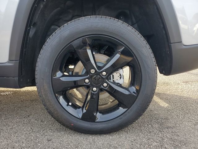 New 2025 Jeep Grand Cherokee Limited w/ Black Appearance Package image 12