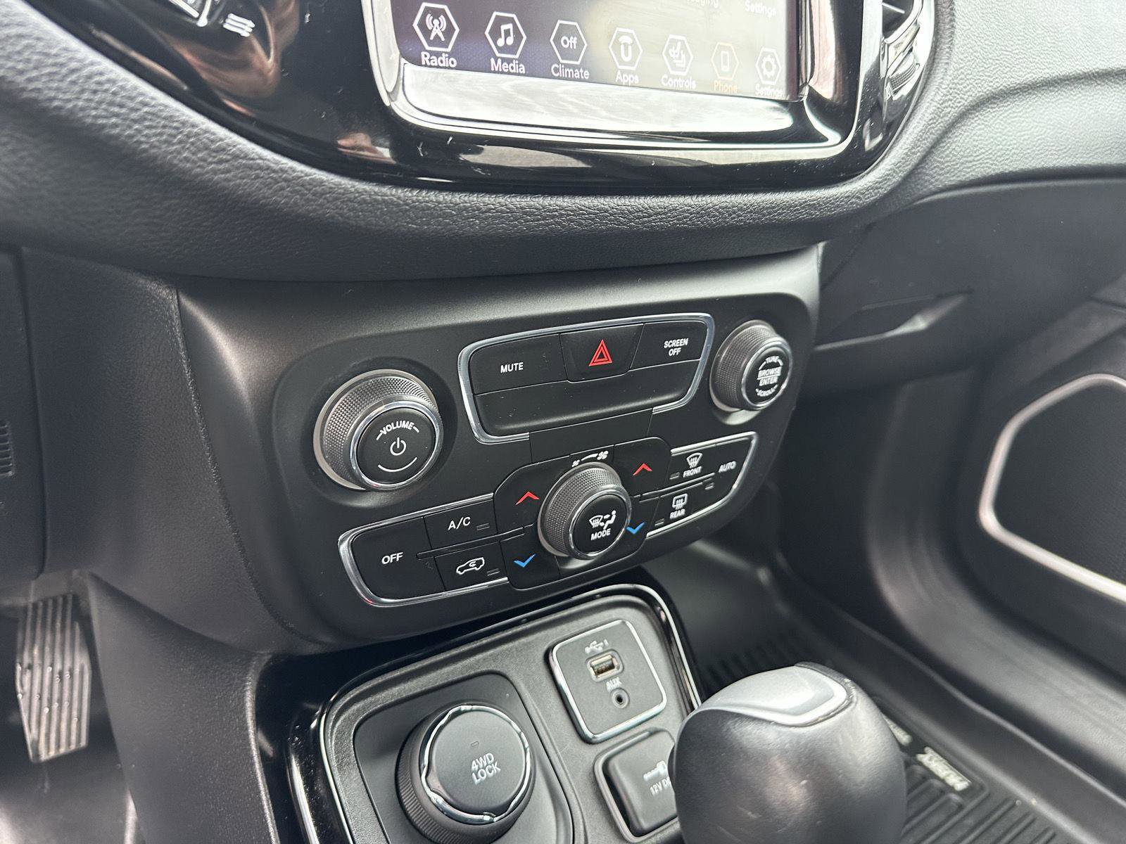 Used 2020 Jeep Compass Limited AWD/4WD image 24