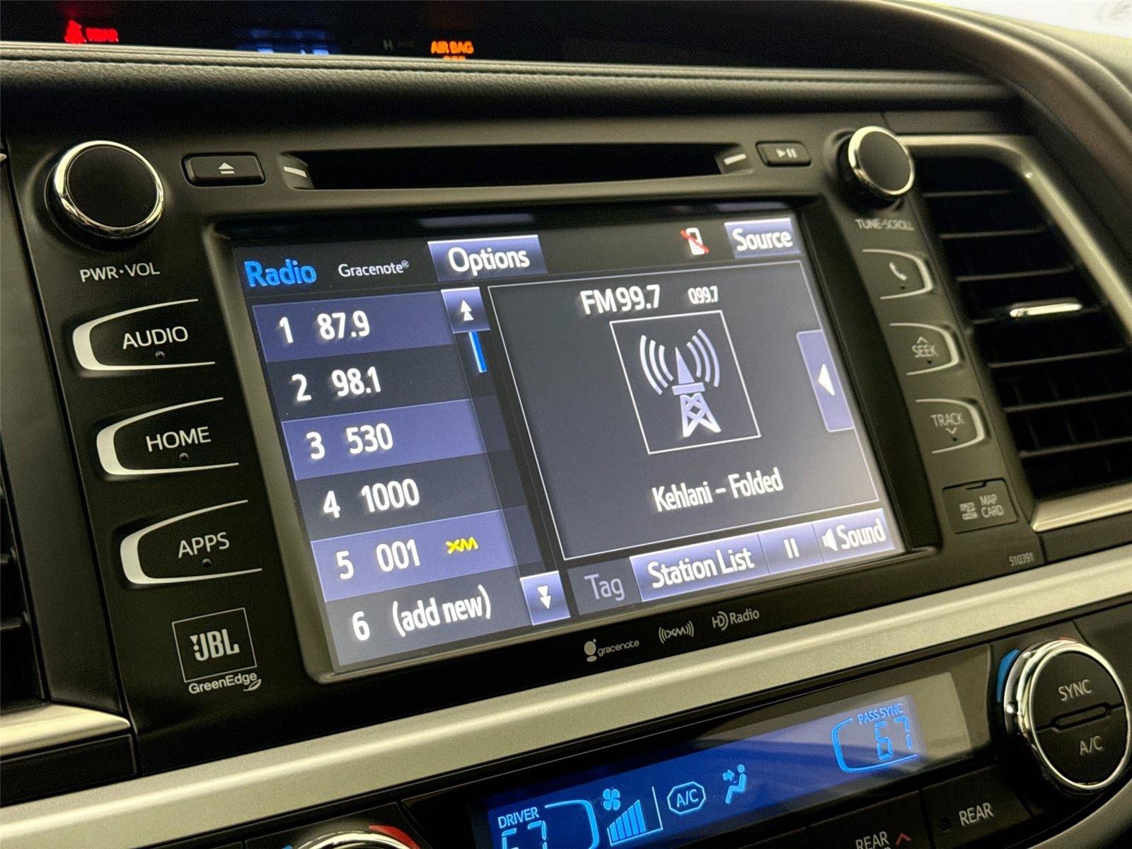 Used 2019 Toyota Highlander Limited Platinum AWD/4WD image 25
