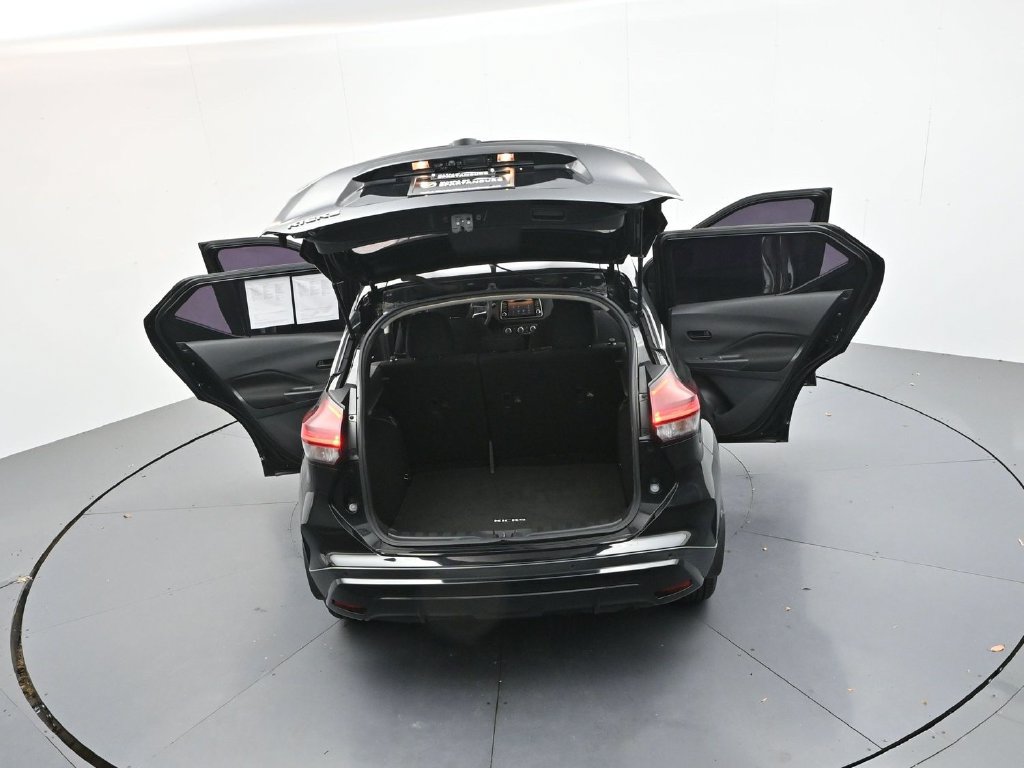 Used 2021 Nissan Kicks S FWD image 29