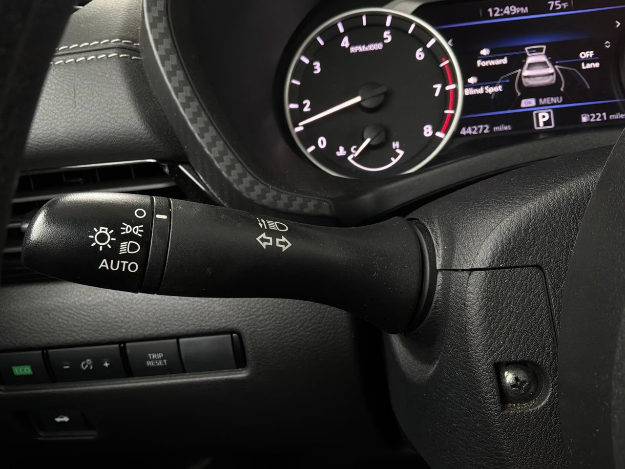 Used 2025 Nissan Sentra SV FWD image 30