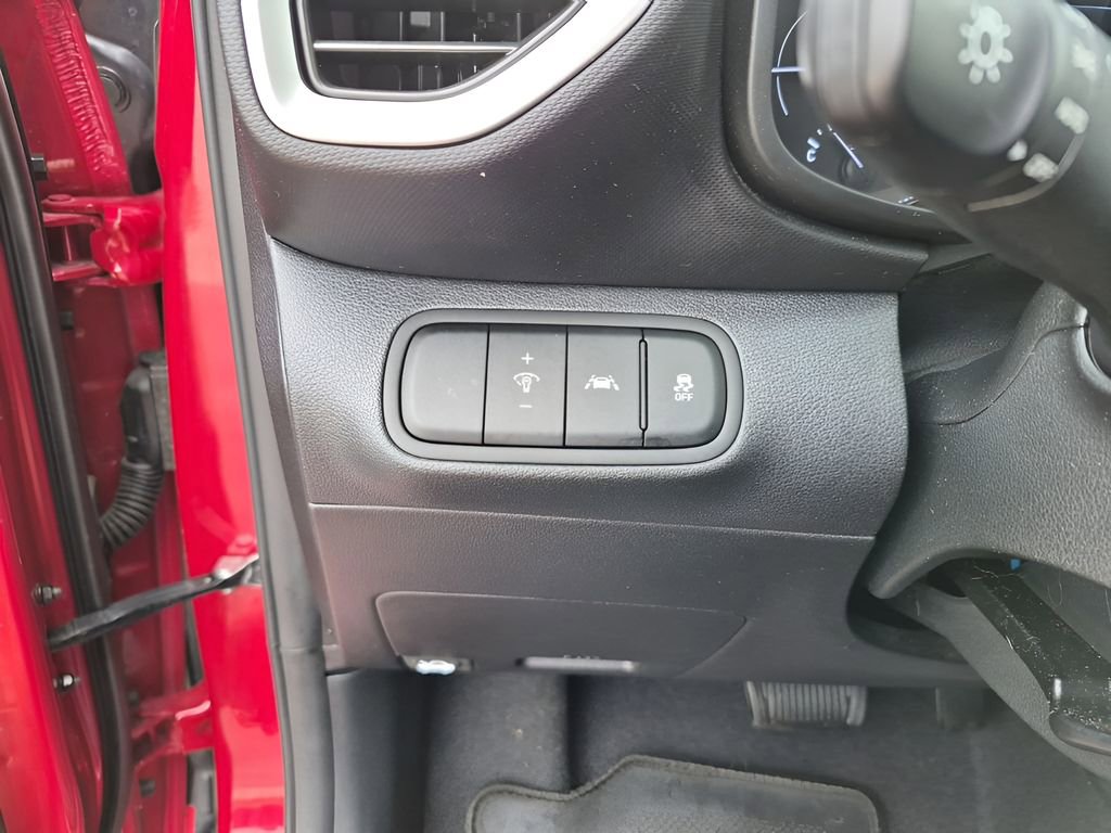 Used 2022 Hyundai Venue SEL image 31