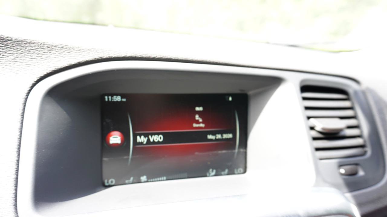 Used 2016 Volvo V60 T5 Cross Country AWD/4WD image 31