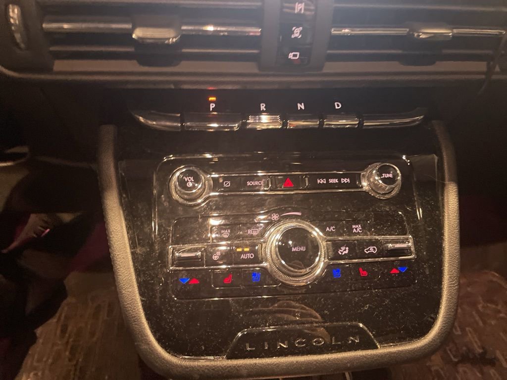 Used 2022 Lincoln Corsair Reserve w/ Luxury Package image 6