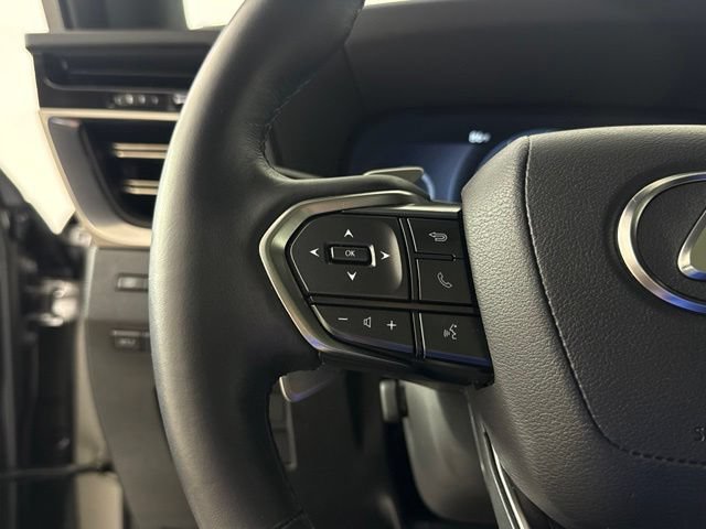 Used 2025 Lexus GX 550 w/ Accessory Package (2T) AWD/4WD image 26