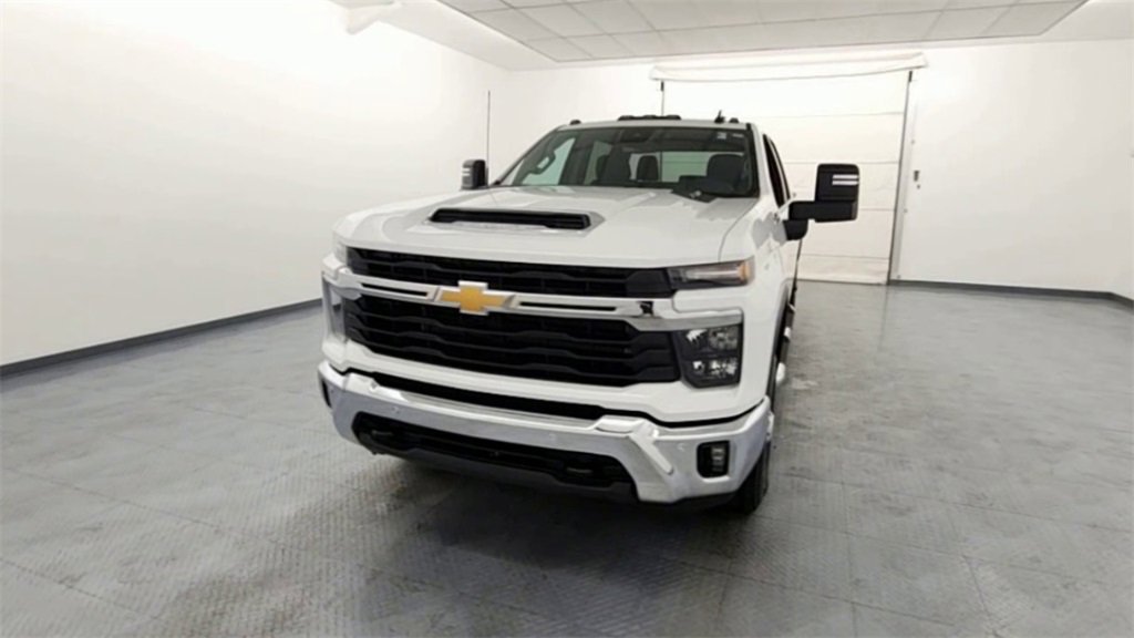Used 2025 Chevrolet Silverado 2500 LT w/ All Star Edition image 3