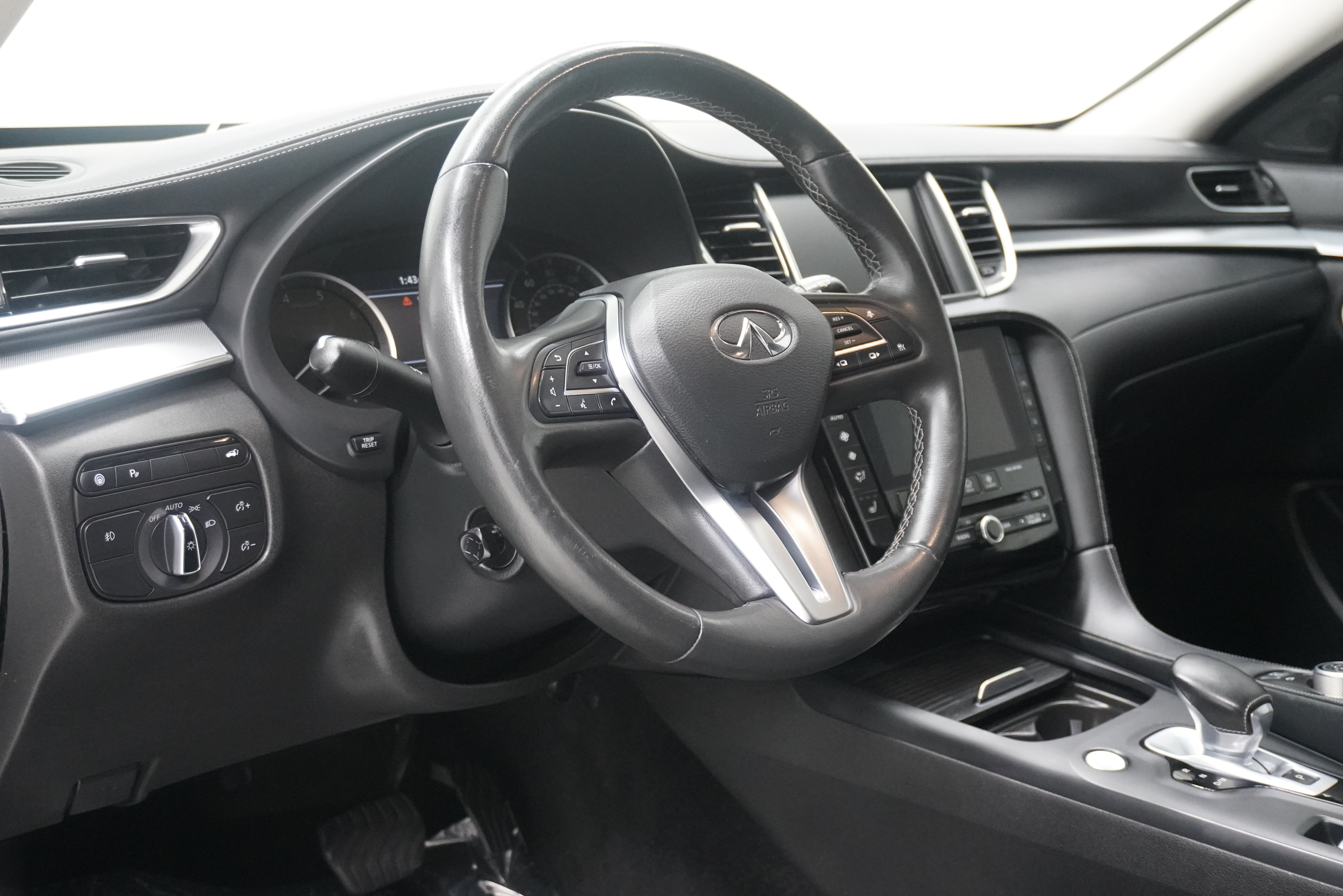 Used 2019 INFINITI QX50 Essential w/ Premium Heat Package FWD image 10