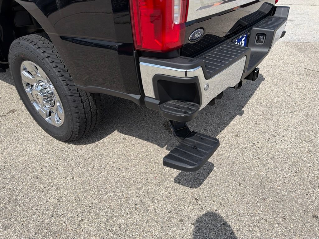 New 2026 Ford F350 King Ranch w/ Chrome Package AWD/4WD image 15