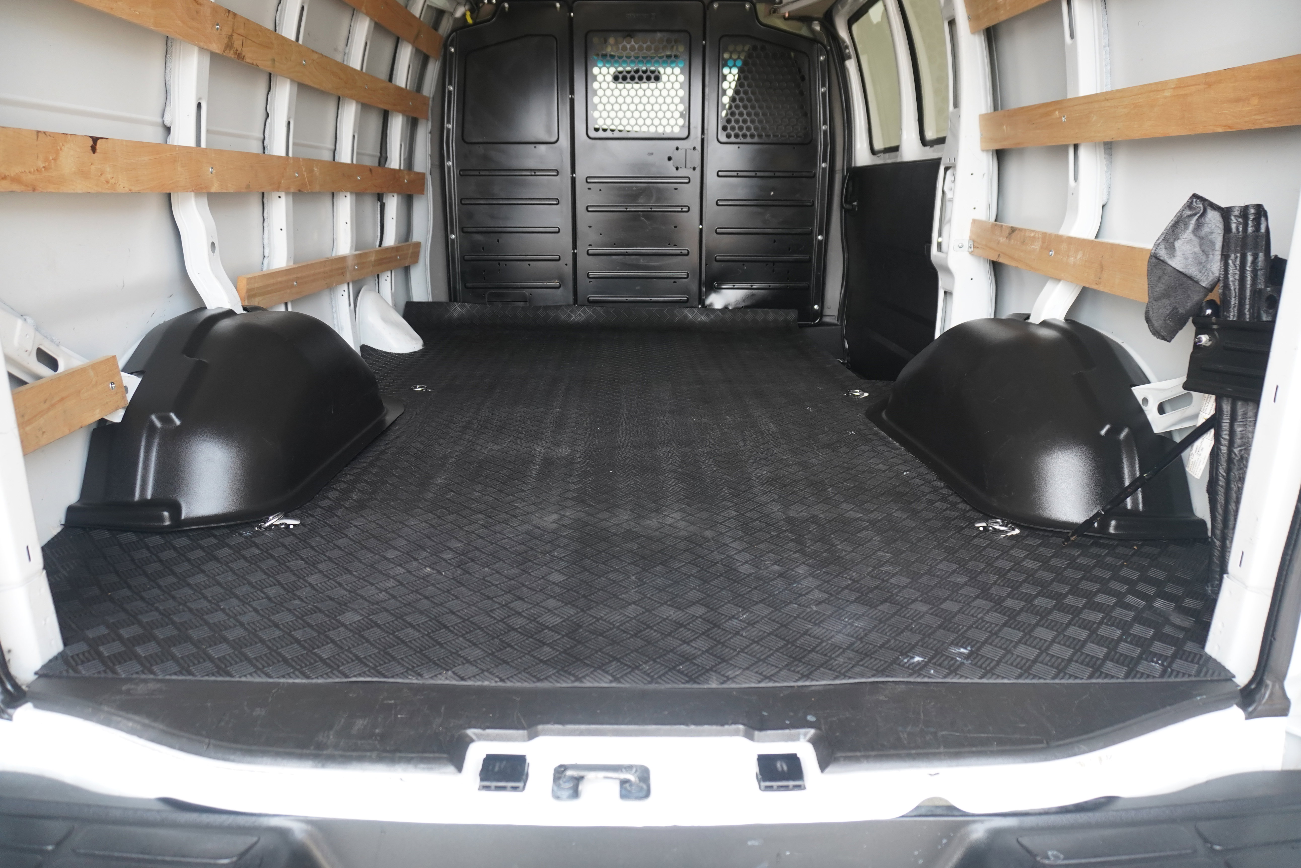 Used 2018 Chevrolet Express 2500 w/ Driver Convenience Package image 17