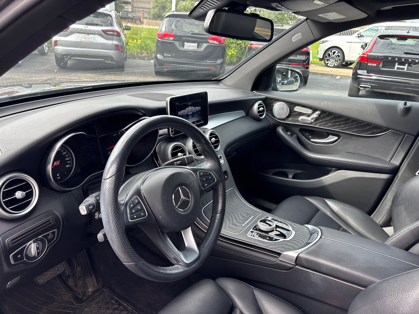 Used 2018 Mercedes-Benz GLC 300 4MATIC image 23